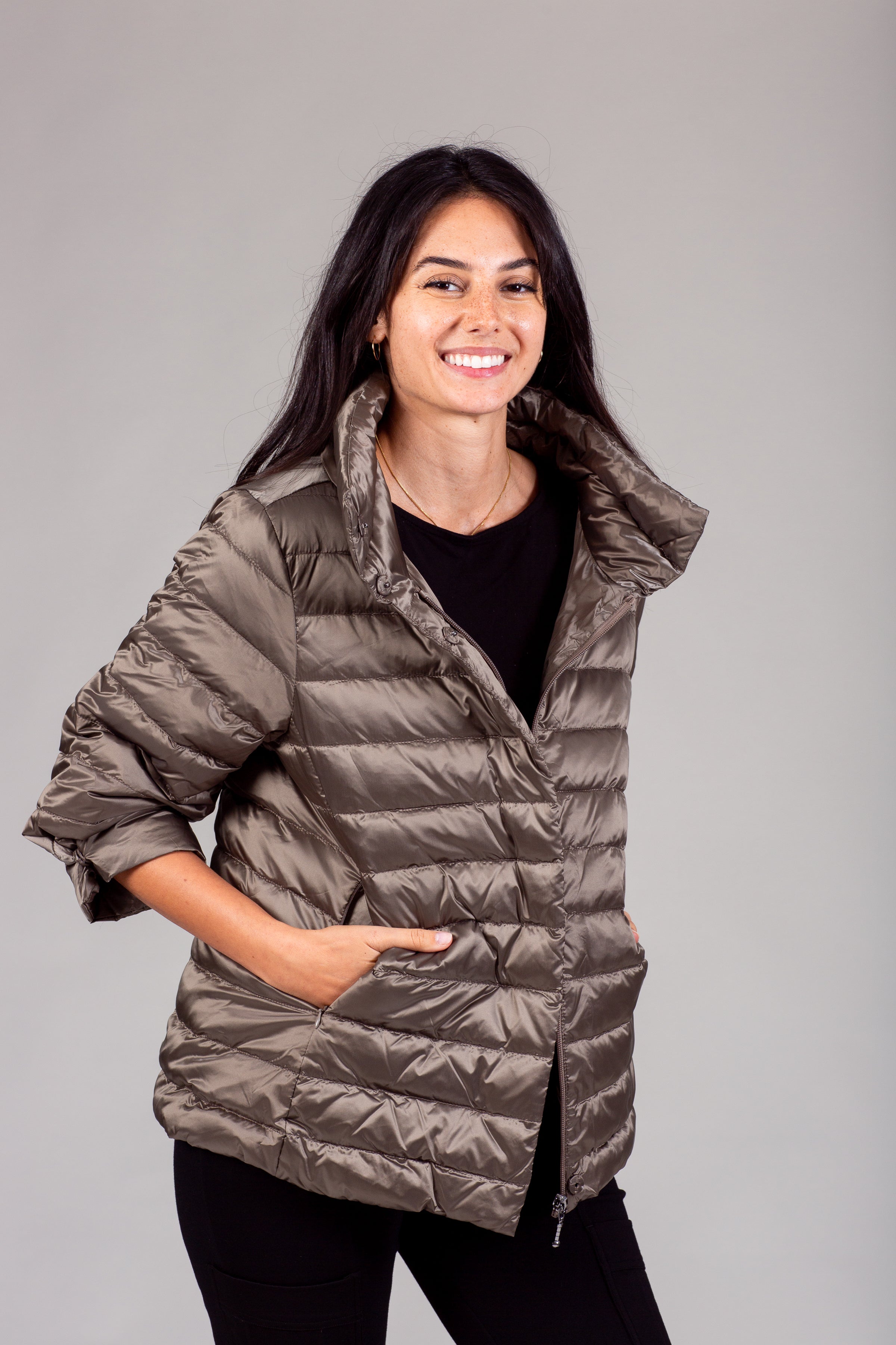 アウターその他 [MATINKIM]matte coating crop blusher in sky Iridescent Crop Sleeve Puffer Jacket – MyAnorak